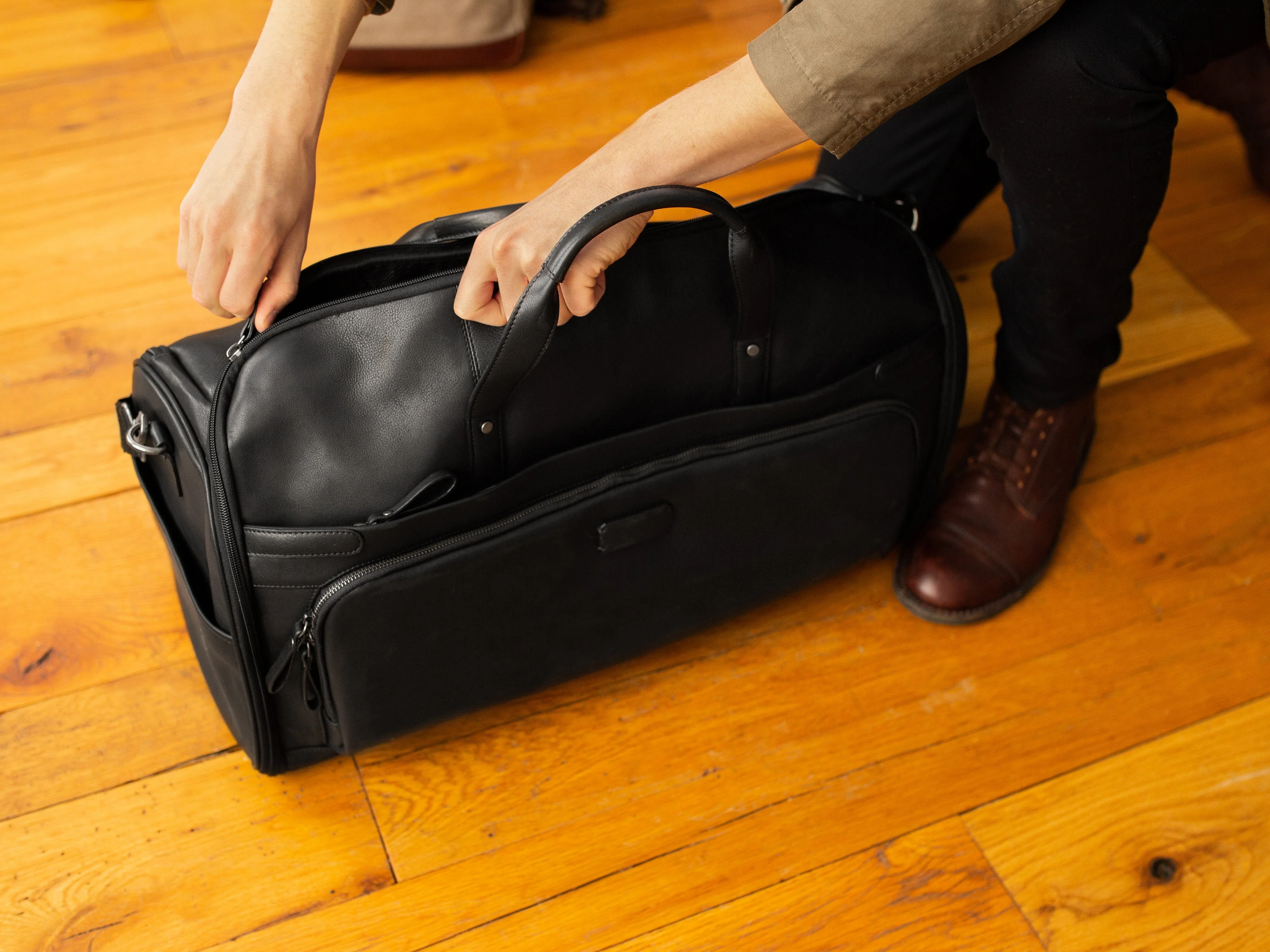 Nappa Soft Hybrid Garment/Duffle Bag - Image 11