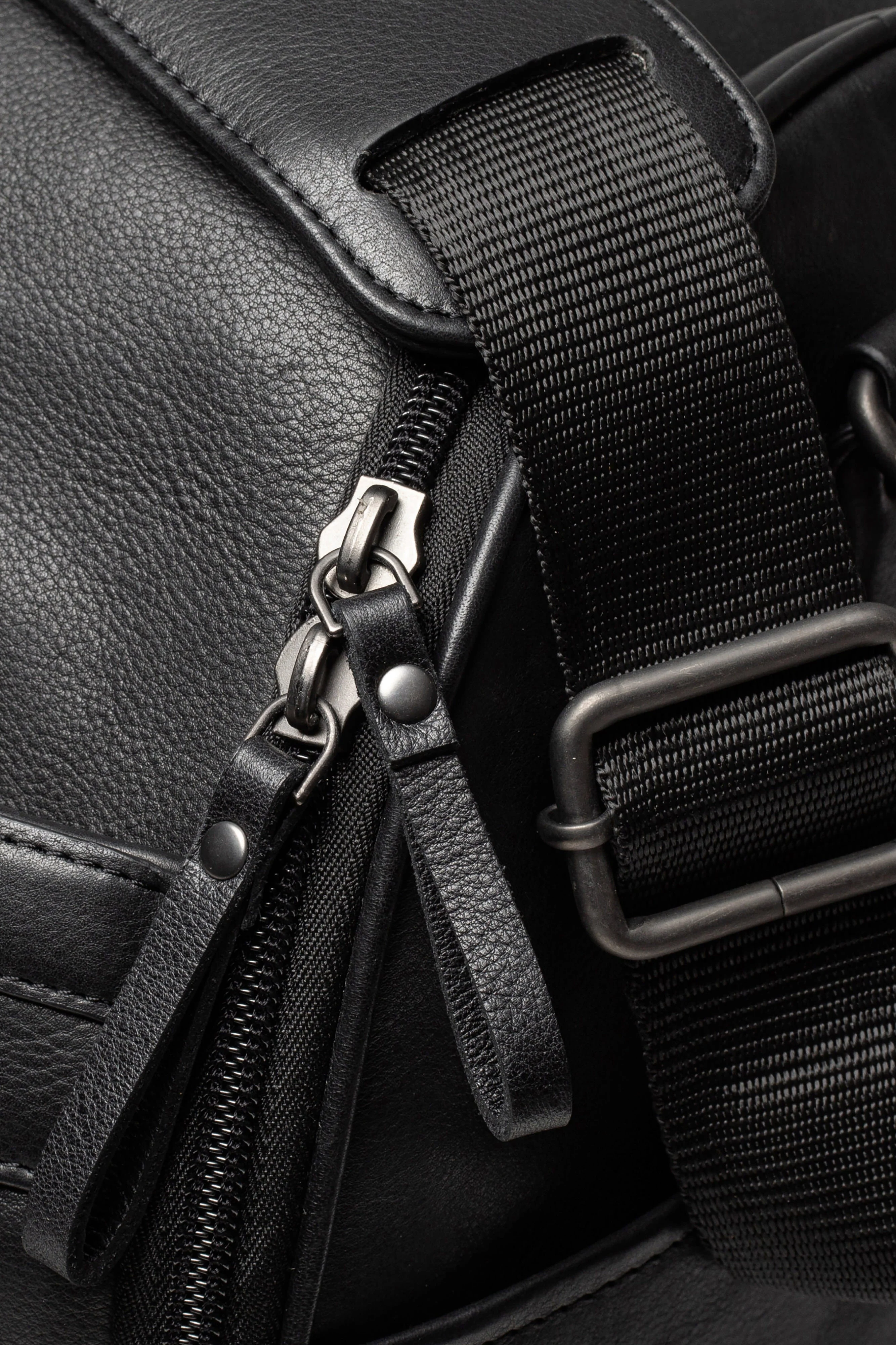 Nappa Soft Hybrid Garment/Duffle Bag - Image 4