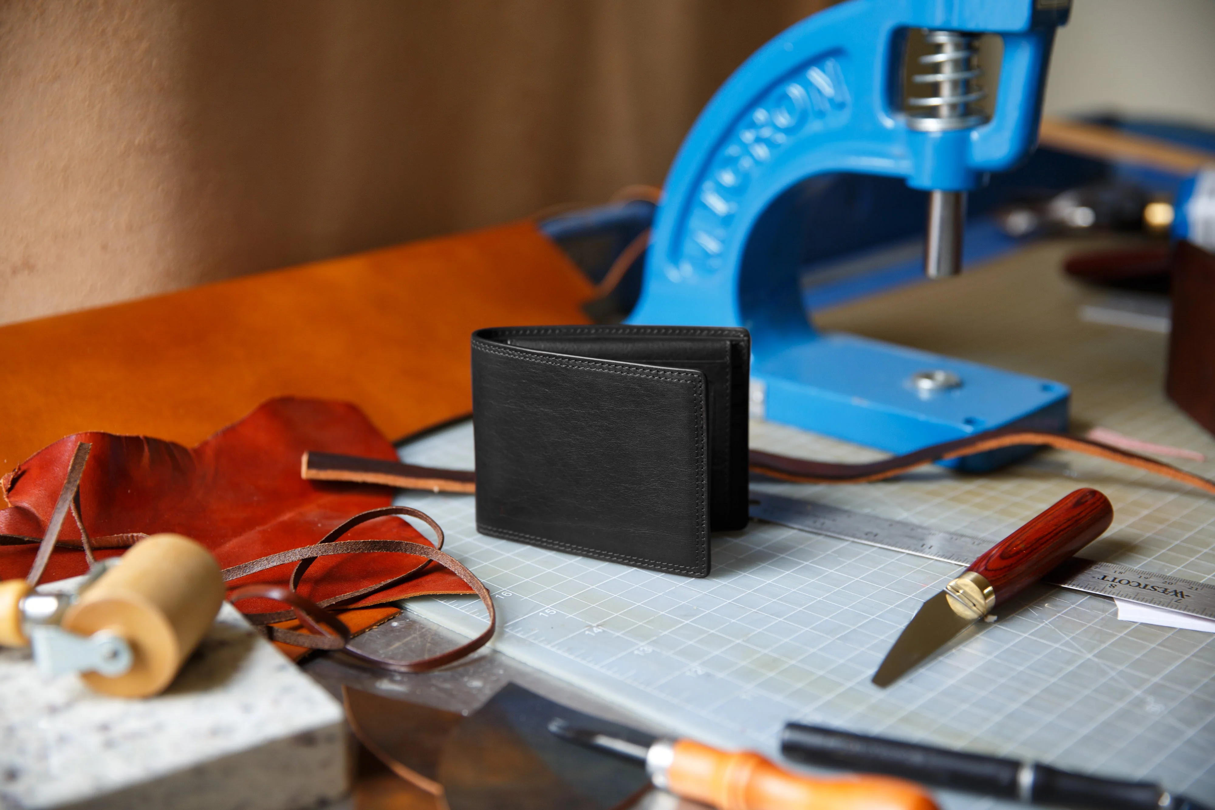 Dolce Italia Credit Wallet w/I.D. Passcase - Image 26