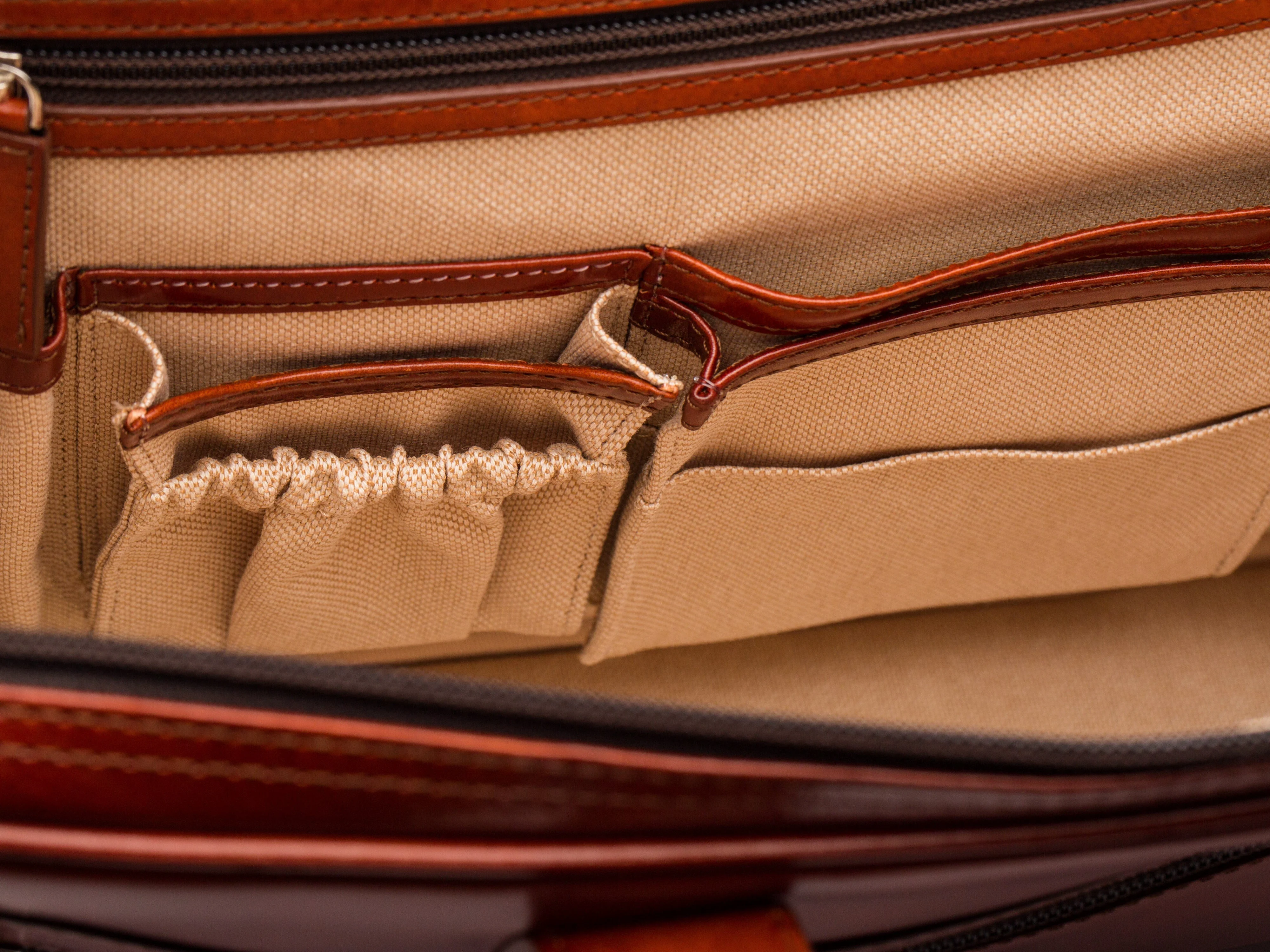 Old Leather Stringer Bag - Image 14