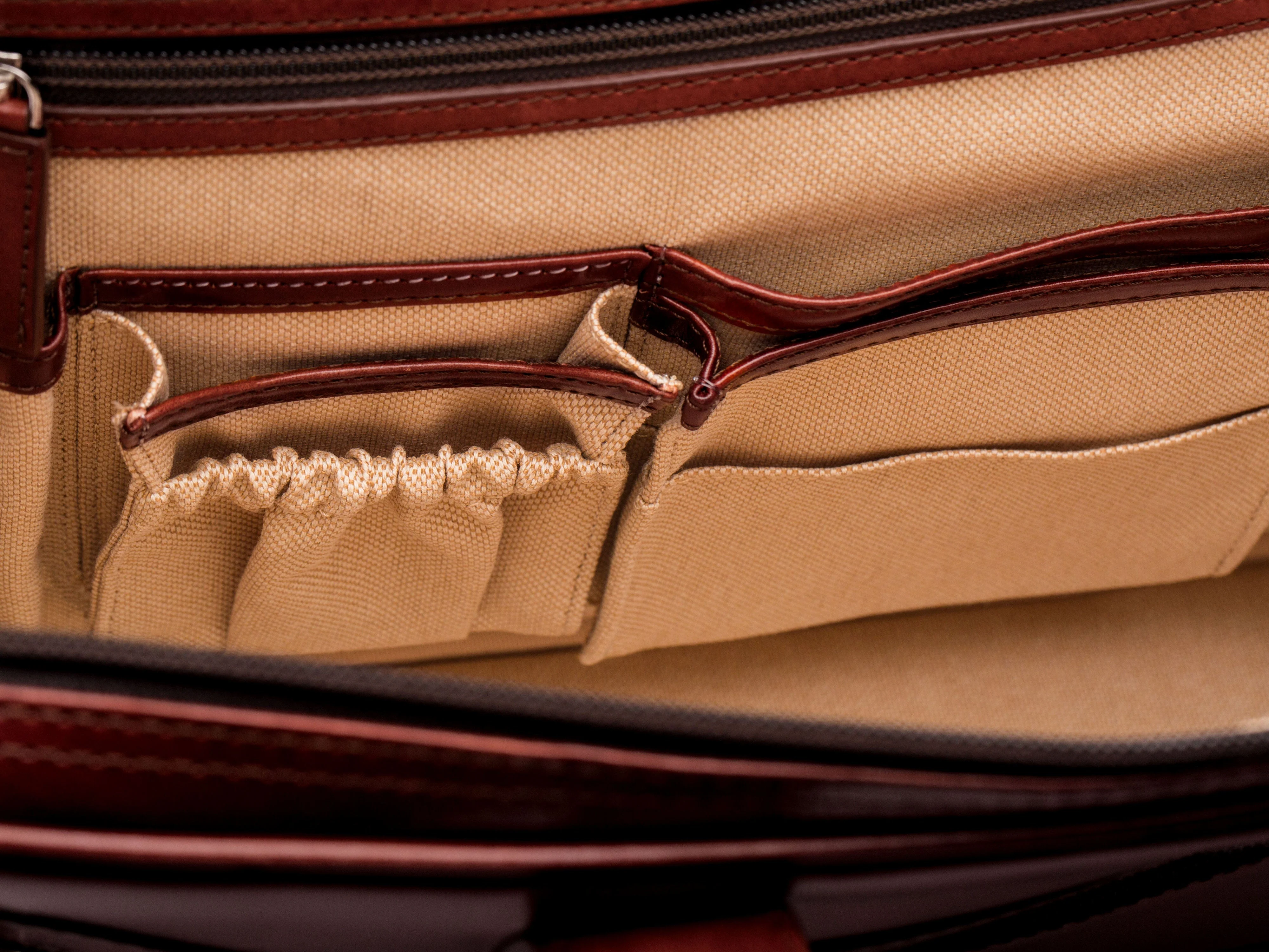 Old Leather Stringer Bag - Image 24